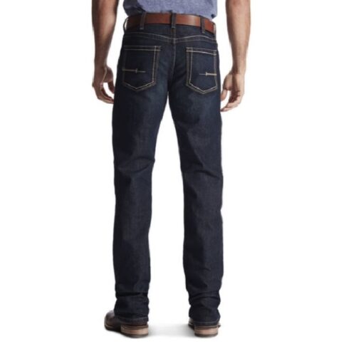 The back of a man wearing a pair of Ariat Men's M4 Rebar Jean 10016220.