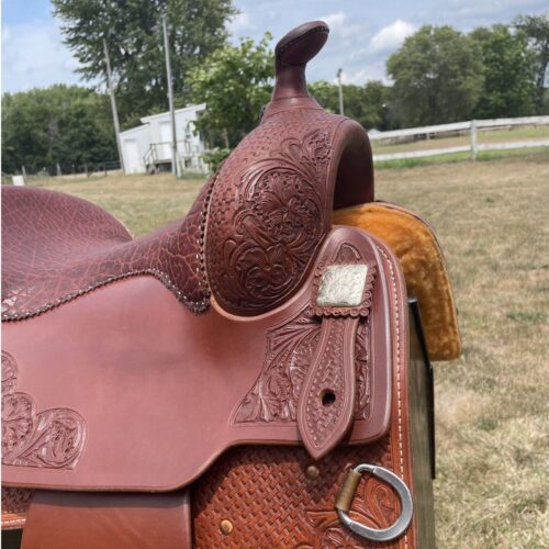 Bob's Lady Reiner 16" Saddle in rich brown leather: The Bob's Lady Reiner 16" Saddle is in rich brown leather.