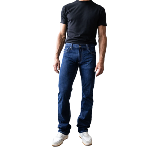 Man wearing blue jeans and a black shirt.